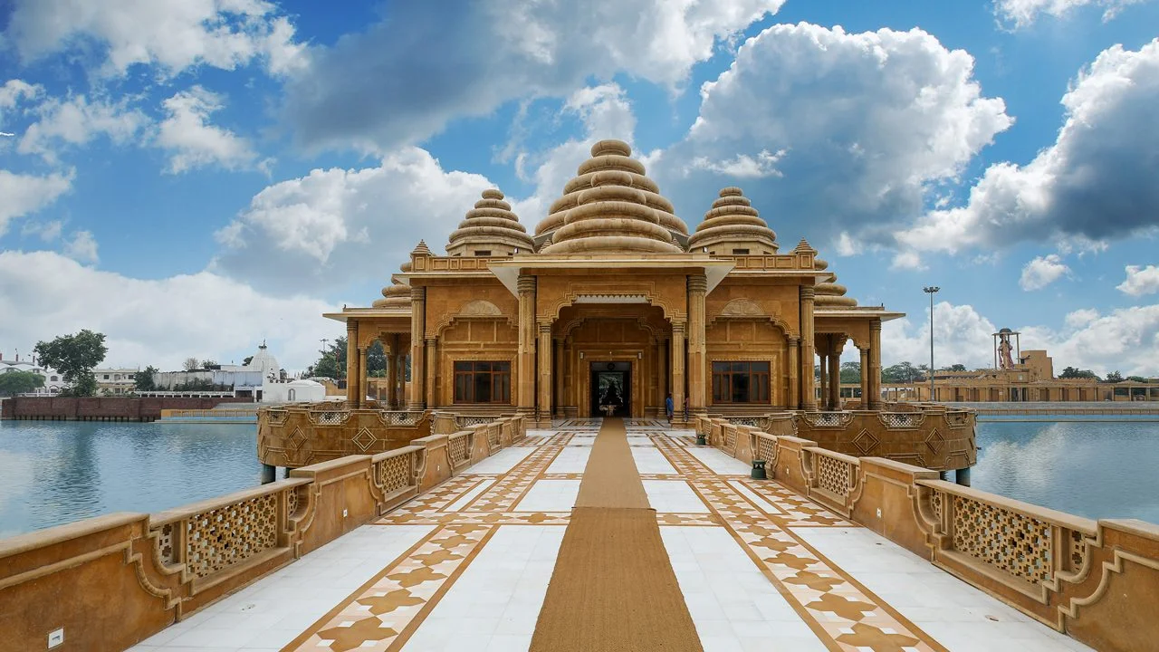 delhi to amritsar cab service