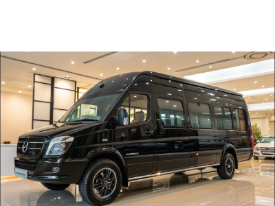 Rent a luxury black Force Urbania in Delhi, ideal for premium group travel and events